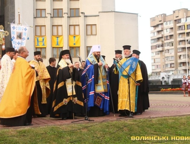 День Незалежності у Луцьку розпочали з молитви. ФОТО