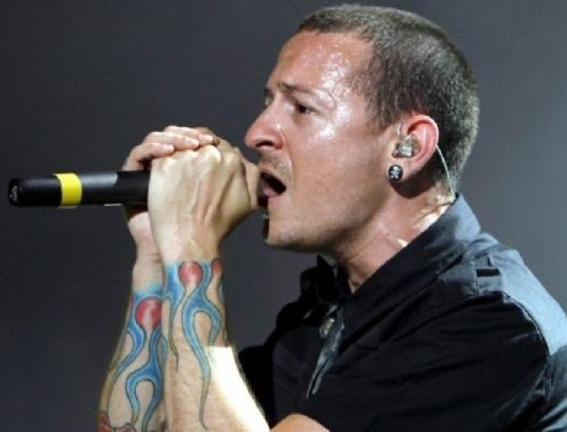 «Сувеніри» з похорону лідера Linkin Park намагалися продати в Інтернеті
