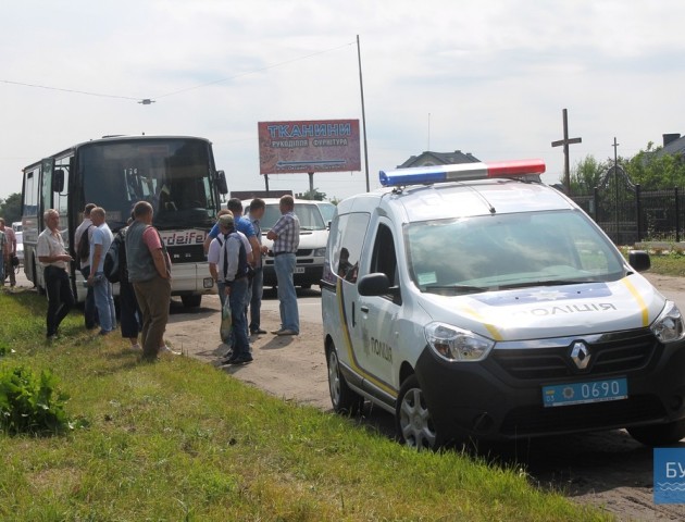 ДТП у Нововолинську: автобус з гірниками в'їхав у бус