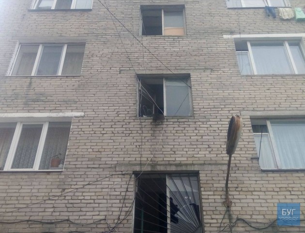 У трьох сусідніх п'ятиповерхівках в Нововолинську приторговують самогоном