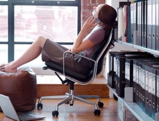 Скільки можна сидіти на стільці без шкоди здоров'ю