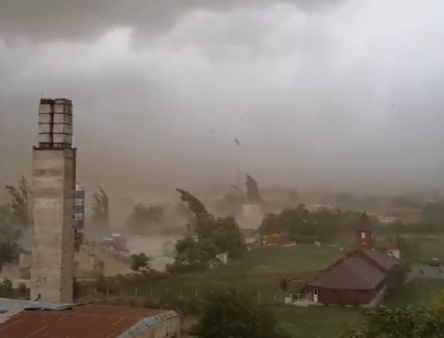 В Україну рухається ураган, який вирував в Румунії