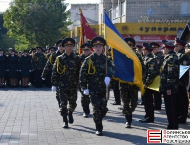 Замість доріг - святкування: у Луцьку хочуть дати 20 тисяч на заходи до Покрови