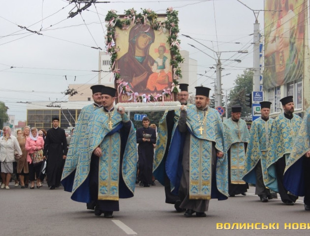 Православні лучани хресною ходою пройшлися до Холмської ікони Божої Матері