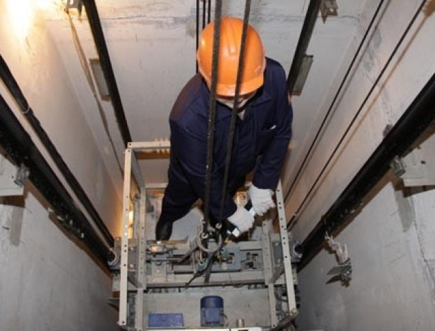У Луцьку близько сотні ліфтів потребують капітального ремонту