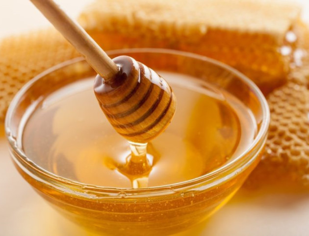 Чим корисний мед з ранку натщесерце: 8 переваг