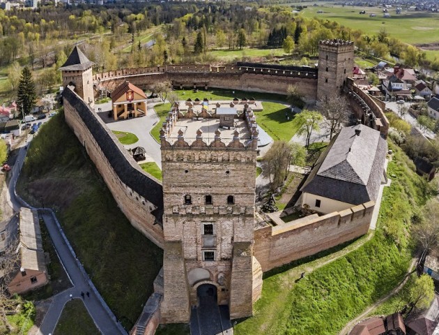 Замок Любарта: погляд «з землі і з висоти»