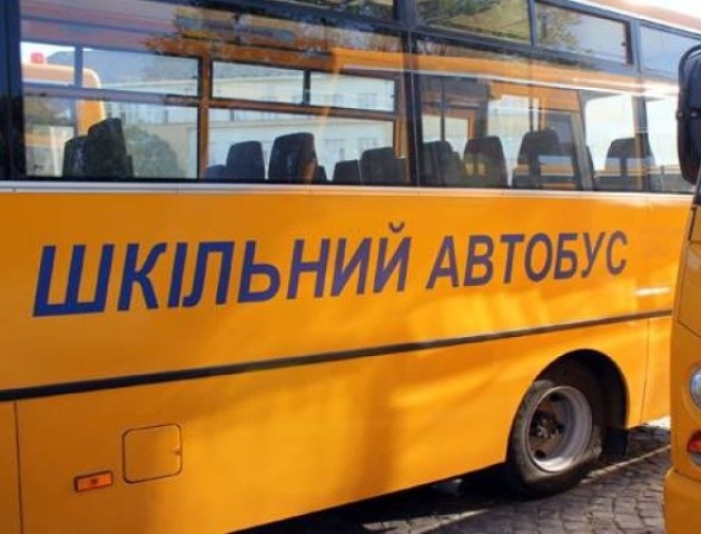 Волинські школи можуть залишитися без автобусів через районну владу