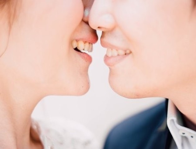 Які хвороби передаються через поцілунки: вчені попереджають про небезпеку