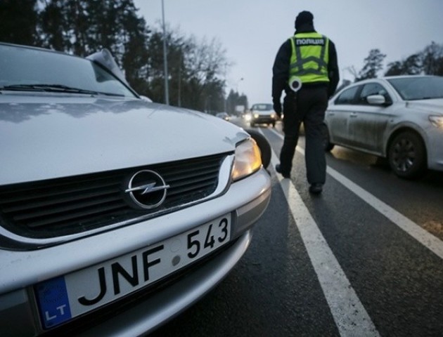 Автівкам на «бляхах» можуть закрити кордон уже в листопаді