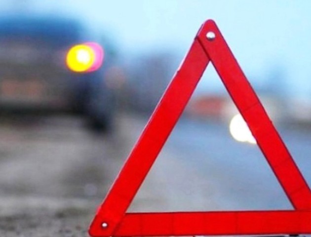 Поблизу Луцька водій автівки спричинив смертельну ДТП