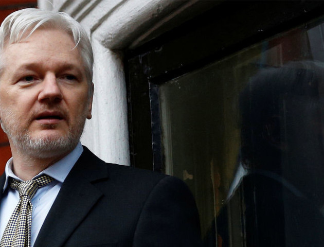 Еквадор надав громадянство засновнику WikiLeaks Джуліану Ассанжу