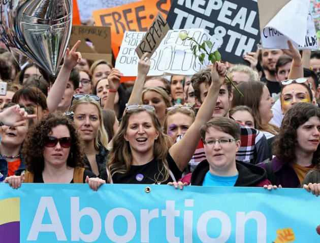 Україні та Польщі на замітку: Ірландія подумує відмовитись від заборони абортів