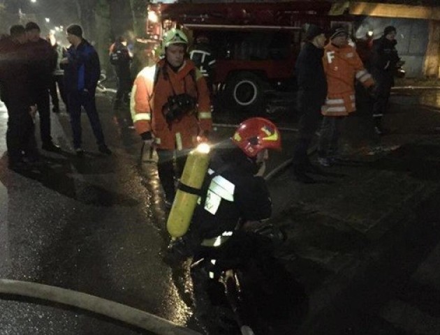 У Рівному сталася пожежа в багатоповерховому житловому будинку