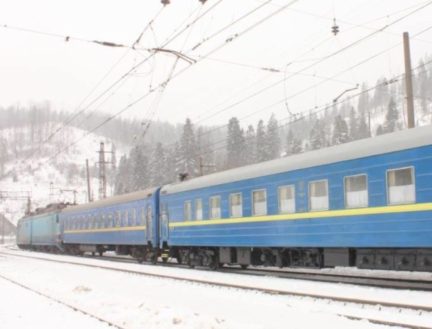 Поїзд Ковель-Київ «стоїть» через аварію