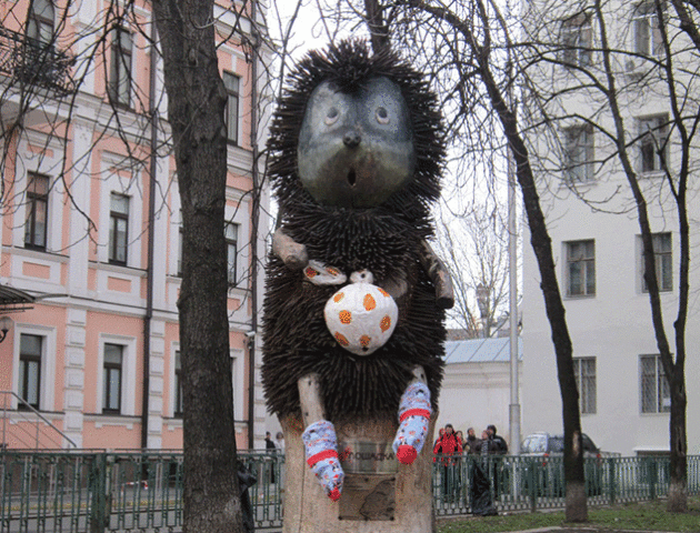 Кияни вийшли захистити “Їжачка в тумані”, замість якого може з’явитись каплиця