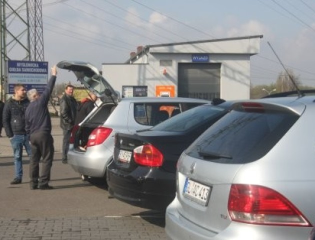 Лише 17 мешканців польського Перемишля є власниками 12500 автомобілів в Україні