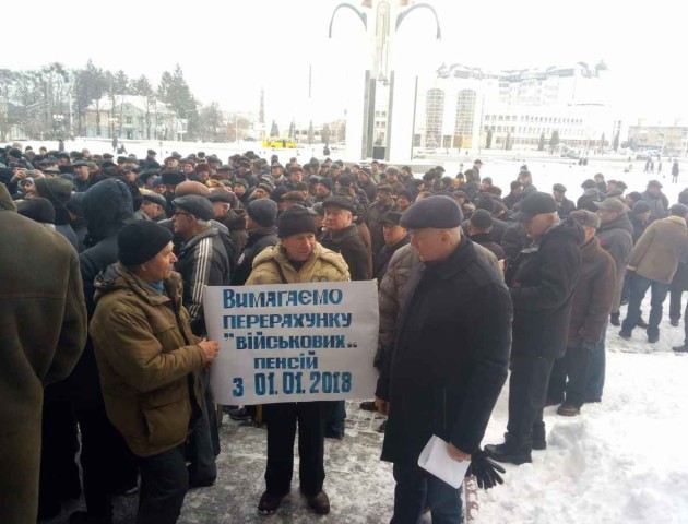 Депутати Волиньради підготували звернення про підвищення пенсій військовим