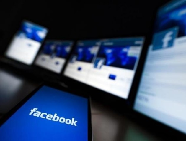 Акції Facebook впали на 4,4% після скандалу з витоком даних