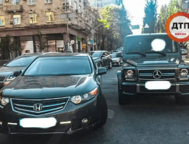 Напад на Найєма: нападник вимагає зняти арешт з його Mercedes