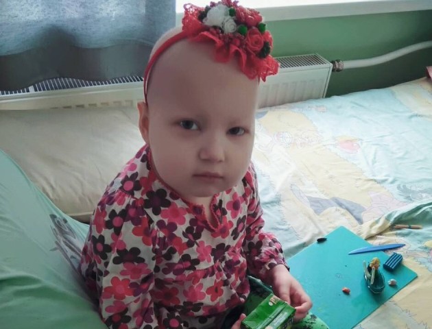 5-річна Олеся Булах з Нововолинська 9 місяців бореться зі страшною хворобою