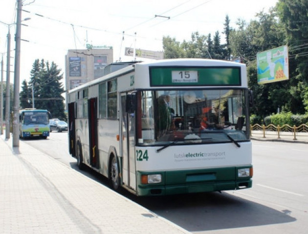 У Луцьку дітям-переселенцям дозволили безплатно їздити у міських тролейбусах